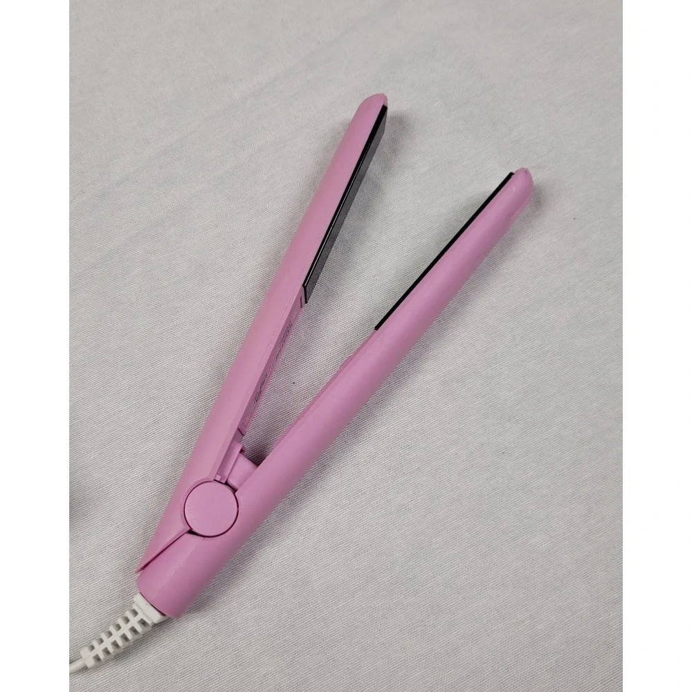 Vivitar Mini Flat Iron (Model: HT-ES43-ST) 7 inch Pink Mini Hair Straightener